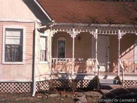 Main Street Inn - Angels Among Us Wedding Chapel Eureka Springs Extérieur photo
